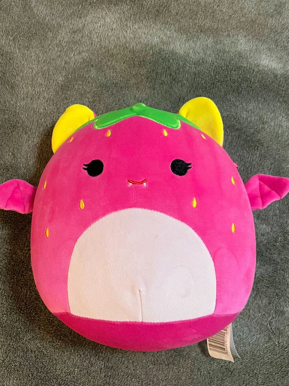 Squishmallows Gwendolyn Strawberry Bat Plush Jazwares Pink Fruit Bat Halloween
